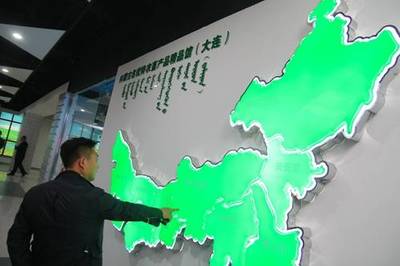 大連市記協(xié)愛心采訪團11日奔赴內(nèi)蒙古援牧救旱